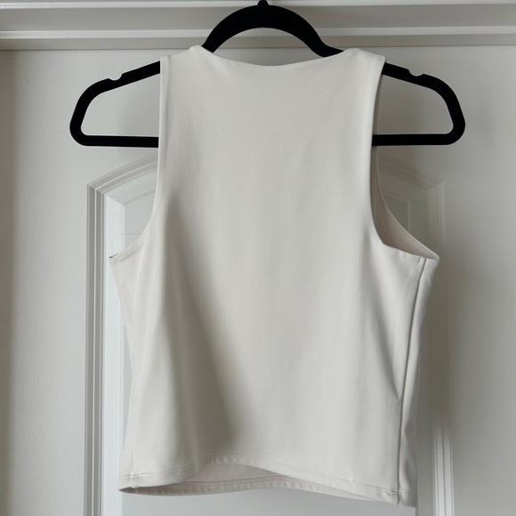 Express Body Contour Tank Top - Picture 2 of 3